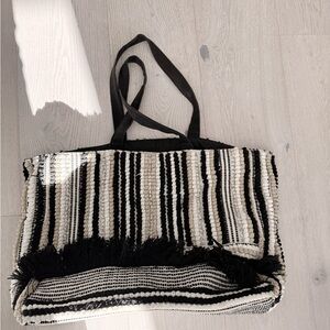 Amuse Society Black and White Textured Tote XL